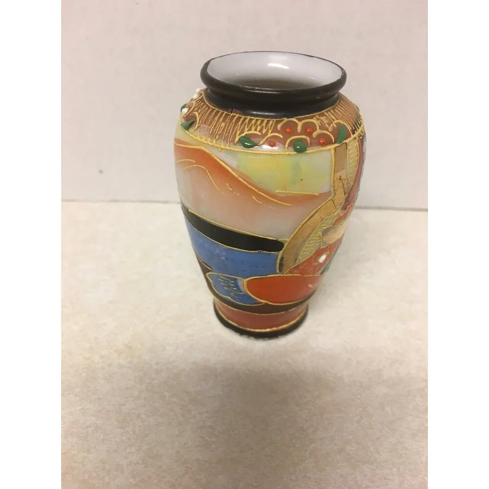 VINTAGE PORCELAIN MORIAGE SATSUMA MINI VASE LADY PRINCESS  HAND PAINTED JAPAN